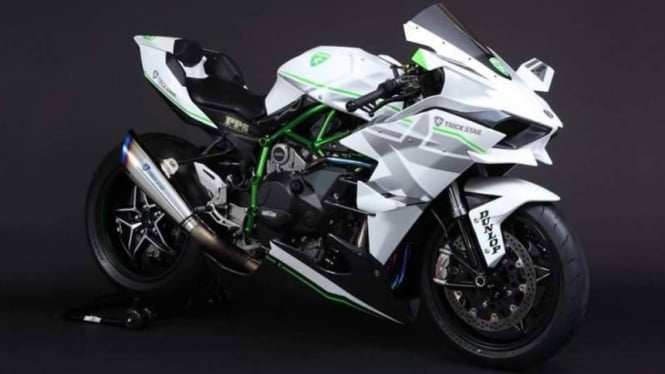 Kawasaki Ninja H2R garapan Trick Star. 