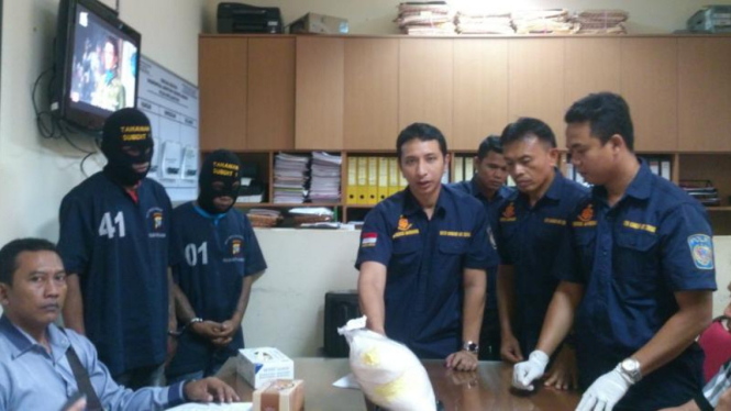 Kepolisian Daerah kepulauan Riau menunjukkan hasil tangkapan