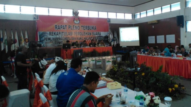 Rapat Pleno Terbuka KPUD Surabaya.