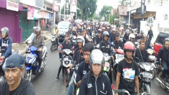 Aksi demo warga Purwakarta menolak ketua FPI Habib Rizieq
