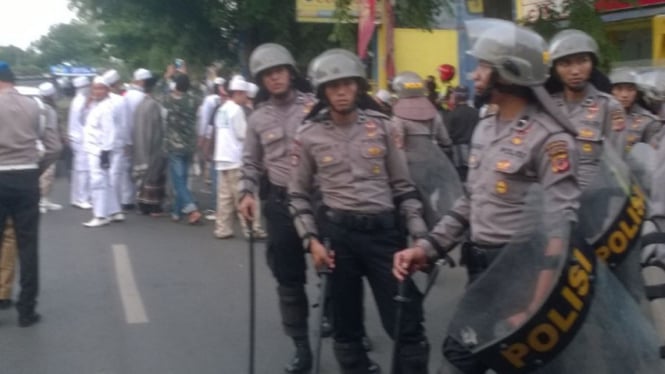 Pengamanan bentrok FPI dengan warga di Purwakarta