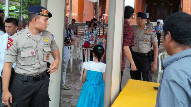 Pengamanan di  Gereja Katedral Denpasar