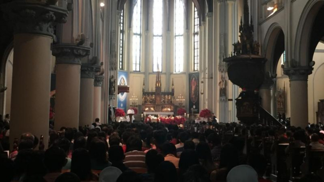 Natal di Gereja Katedral