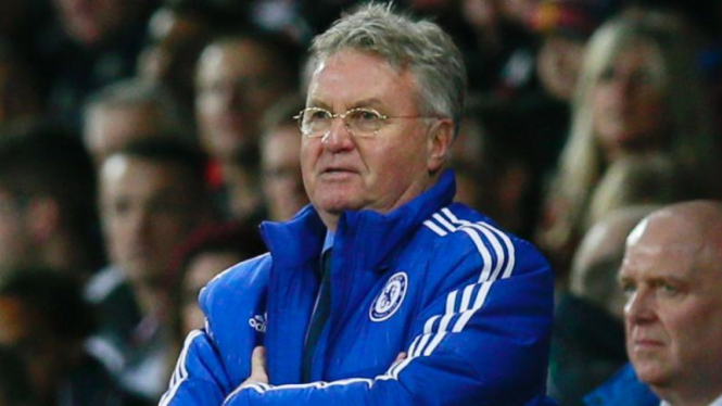 Manajer Chelsea, Guus Hiddink.
