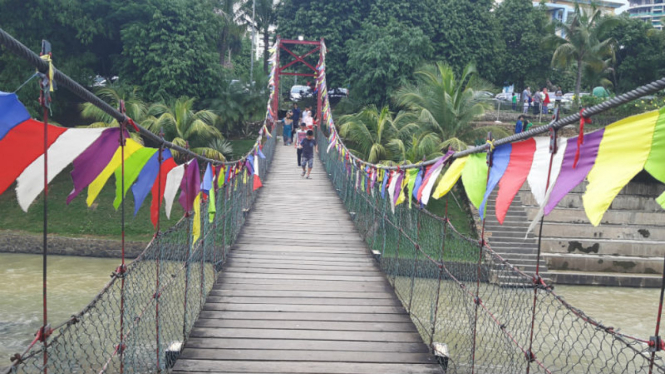 Jembatan gantung Ah Poong, Sentul, Jawa Barat