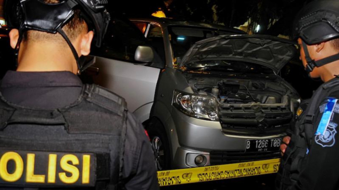 Polisi periksa insiden ledakan mobil milik TV One di Bandung