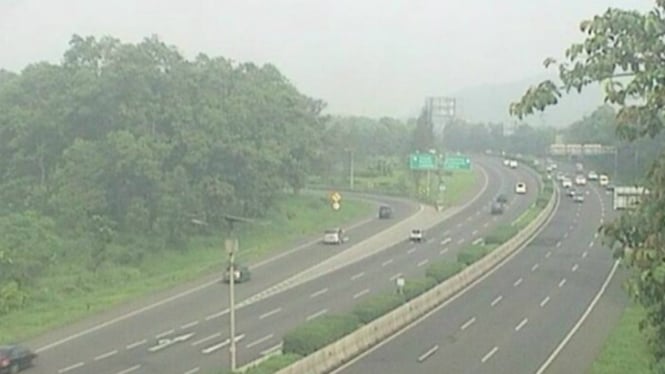 Tol Purbaleunyi dari Pasteur arah Jakarta.