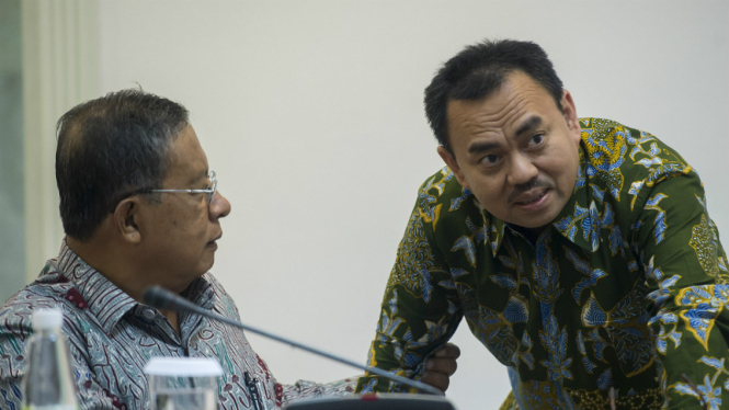 Menteri Energi dan Sumber Daya Mineral, Sudirman Said (kanan).
