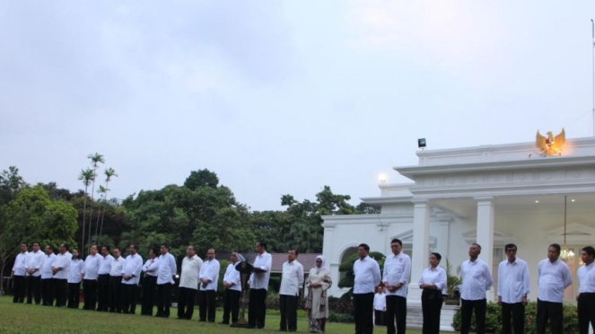Presiden Jokowi saat mengumumkan komposisi pertama Kabinet kerja pada Oktober 2014