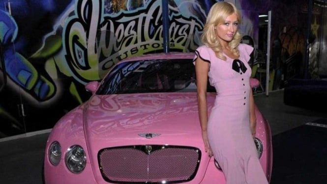 Paris Hilton dengan Bentley GT Continental