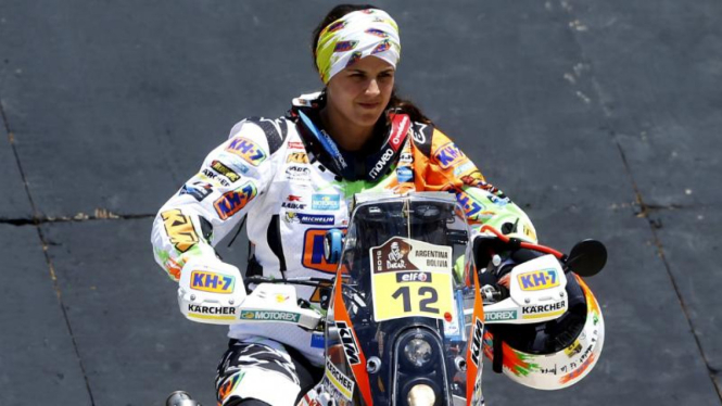 Pereli wanita Laia Sanz dengan motor KTM