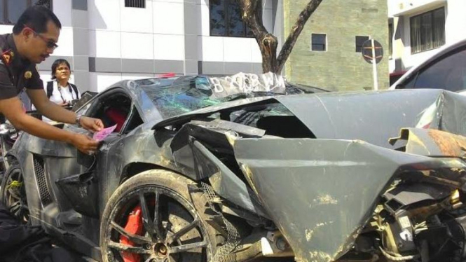 Lamborghini maut di Surabaya