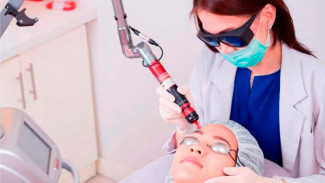 Laser Picu Kulit Menghitam, Mitos atau Fakta?