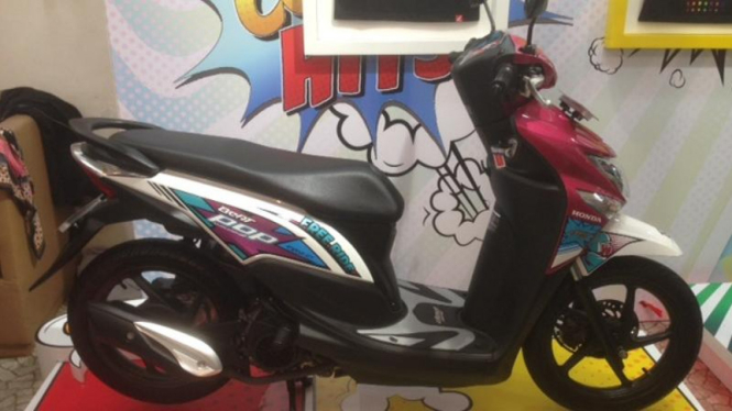 New Honda Beat eSP Stripe Comic Hits.