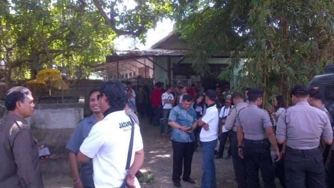 Suasana sidang lokasi kasus Engeline.