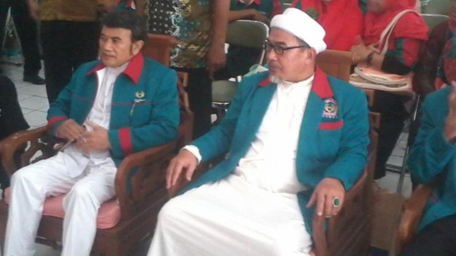 Ketua DPP Partai Idaman Rhoma Irama (kiri)