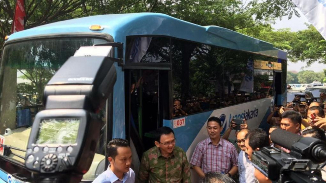 Feeder busway di rusun Jakarta, Minggu 17 Januari 2016