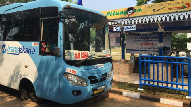 Bus Feeder Transjakarta untuk penghuni rusunawa di DKI