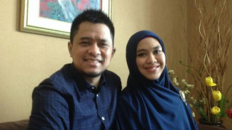 Boyong Dua Anak Umroh, Ini yang Dirasakan Oki Setiana Dewi