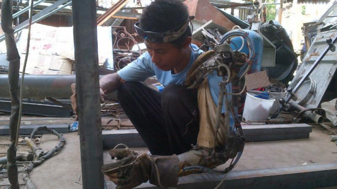 I Wayan Sumardana si Iron Man asal Bali dengan karya rakitannya
