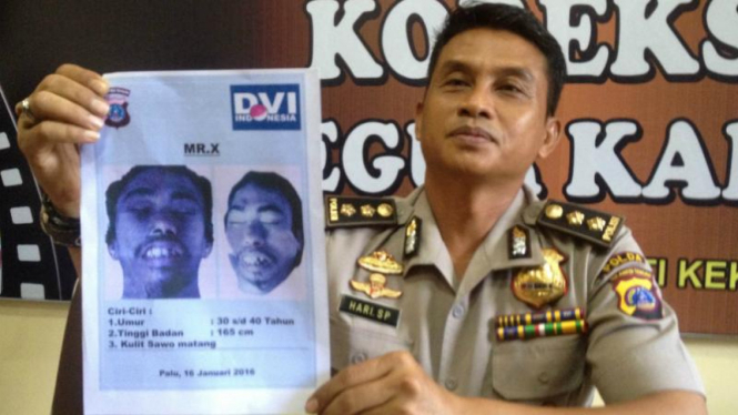  Kepolisian Daerah Sulawesi Tengah menunjukkan foto terduga teroris yang tewas tertembak dalam kontak senjata di Poso, Sulawesi Tengah.