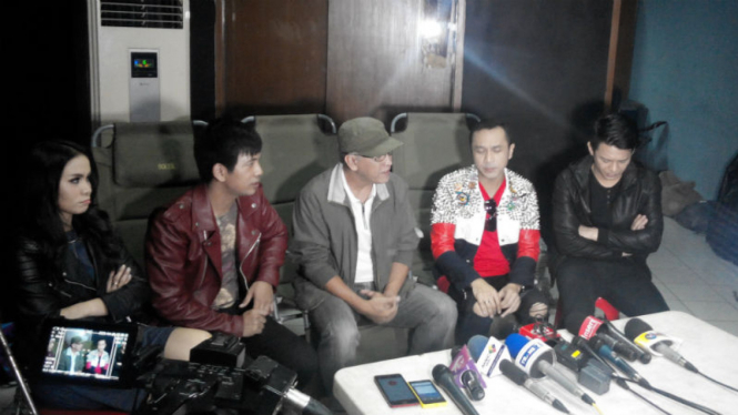 Momo Geisha, Rian D'masiv, Iwan Fals, Giring Nidji, Ariel Noah