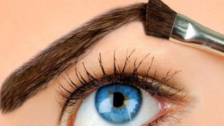 Cara Tebalkan Alis dengan Gunakan Make Up Natural