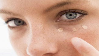 Enam Aturan Pakai Concealer saat Berias