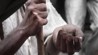 Fakta Mengejutkan Kenapa Karawang Jadi 'Magnet' Pengemis hingga Pemulung dari Luar Daerah: Sehari Bisa Raup Rp150 Ribu