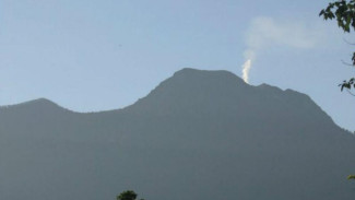 Aktivitas Gunung Api Egon Meningkat, Status Waspada