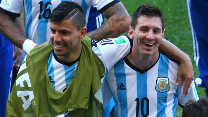 Sergio Aguero (kiri) dan Lionel Messi (kanan)
