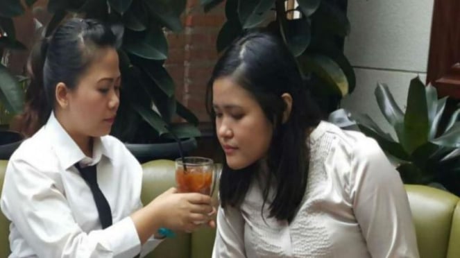 Jessica Kumala Wongso saat mengikuti rekonstruksi di Kafe Olivier, Grand Indonesia, terkait kasus kematian Wayan Mirna Salihin.