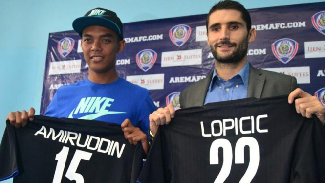 Pemain baru Arema Cronus, Teguh Amiruddin dan Srdan Lopicic