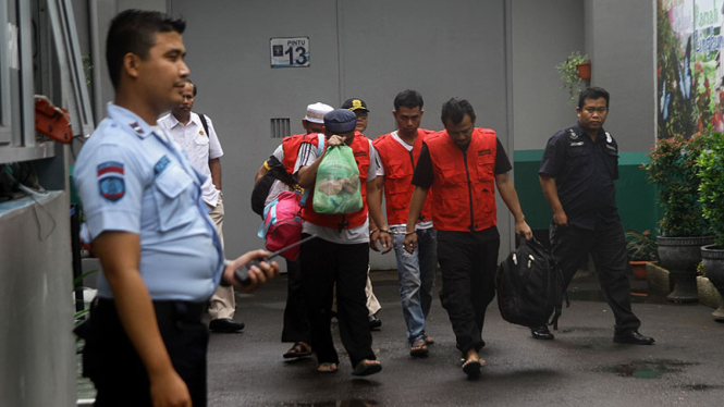 Seorang petugas lembaga pemasyarakatan Cipinang sedang berjaga-jaga beberapa waktu lalu.