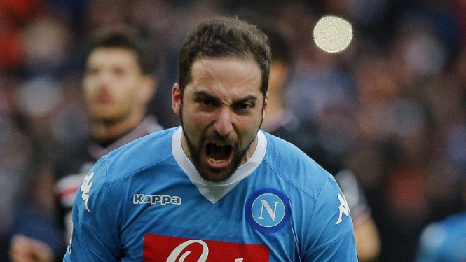 Pemain Napoli, Gonzalo Higuain lahir di Prancis