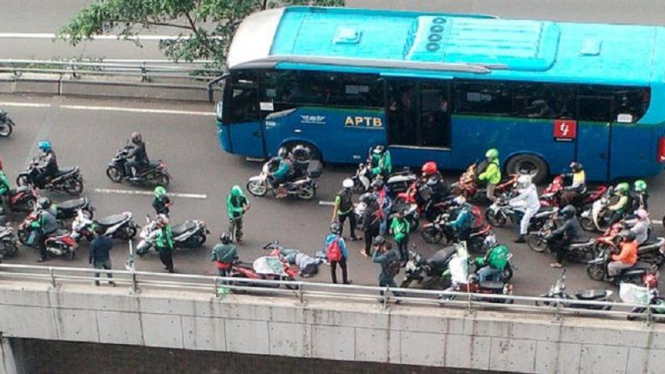 Kecelakaan lalu lintas di Jakarta.