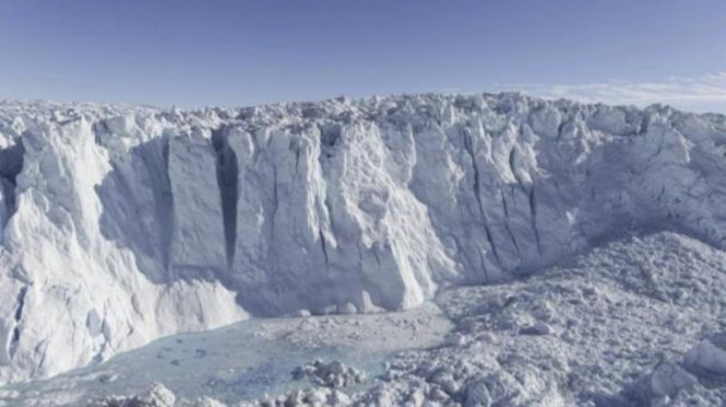 Perubahan iklim terasa di kutub.