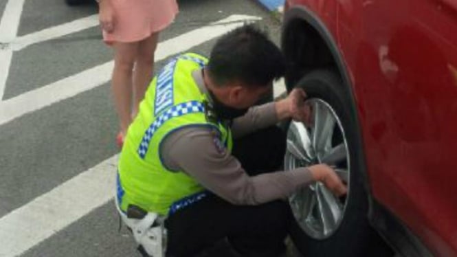 Pelayanan polisi di jalan Tol