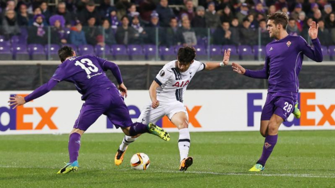 Pertandingan babak 32 besar antara Tottenham Hotspur vs Fiorentina.
