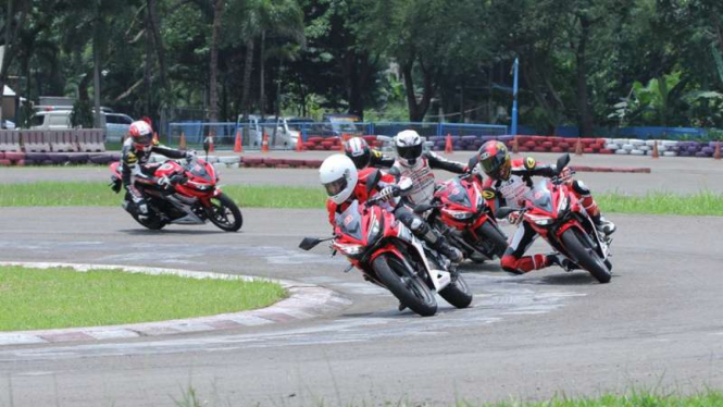 Test ride All New Honda CBR150R.