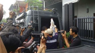 Densus 88 Tangkap Terduga Teroris di Cisauk