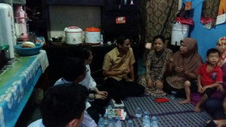 Cari Simpati, Sandiaga Uno Tiru Gaya Blusukan Jokowi Ahok