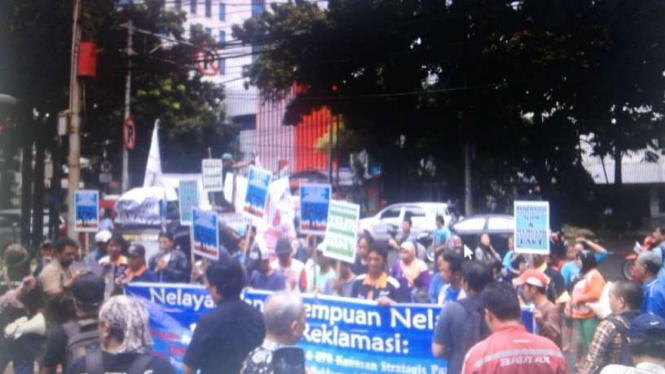 Demonstrasi nelayan tolak reklamasi di Gedung DPRD, Jakarta (25/2/2016)