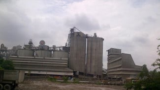 Viral Hujan Debu Timpa Warga Bogor, Indocement Minta Maaf
