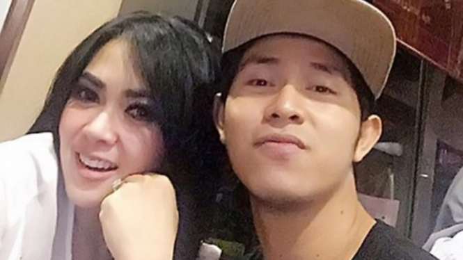 Syahrini dan Cakra Khan