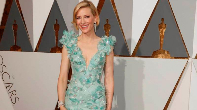 Cate Blanchett di karpet merah Academy Awards ke-88 di Hollywood, AS.