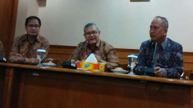 Ketua LIPI, Iskandar Zulkarnain (tengah) dalam Rapat Kerja (Raker) LIPI 2016 di Auditorium LIPI, Jalan Gatot Subroto, Jakarta, Rabu (2/03/2016)