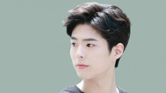 Aktor Korea Park Bo Gum Berburu Sate dan Durian di Jakarta