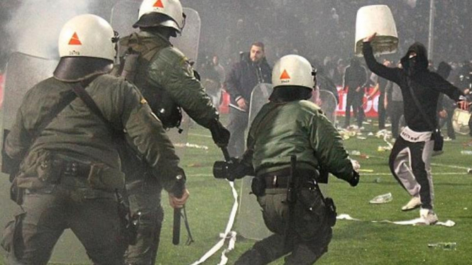 Kerusuhan laga PAOK vs Olympiakos
