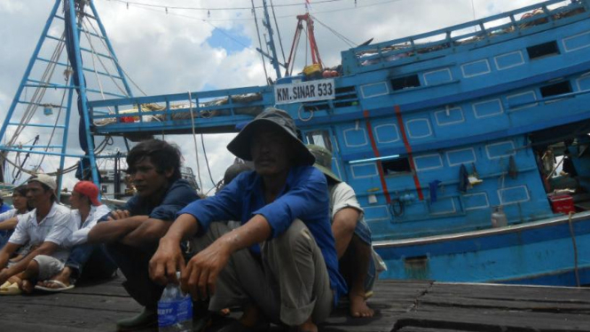 Para nelayan asal Vietnam yang ditangkap aparat Direktorat Kepolisian Perairan Polda Kalbar saat diperiksa di Pontianak pada Kamis, 3 Maret 2016.